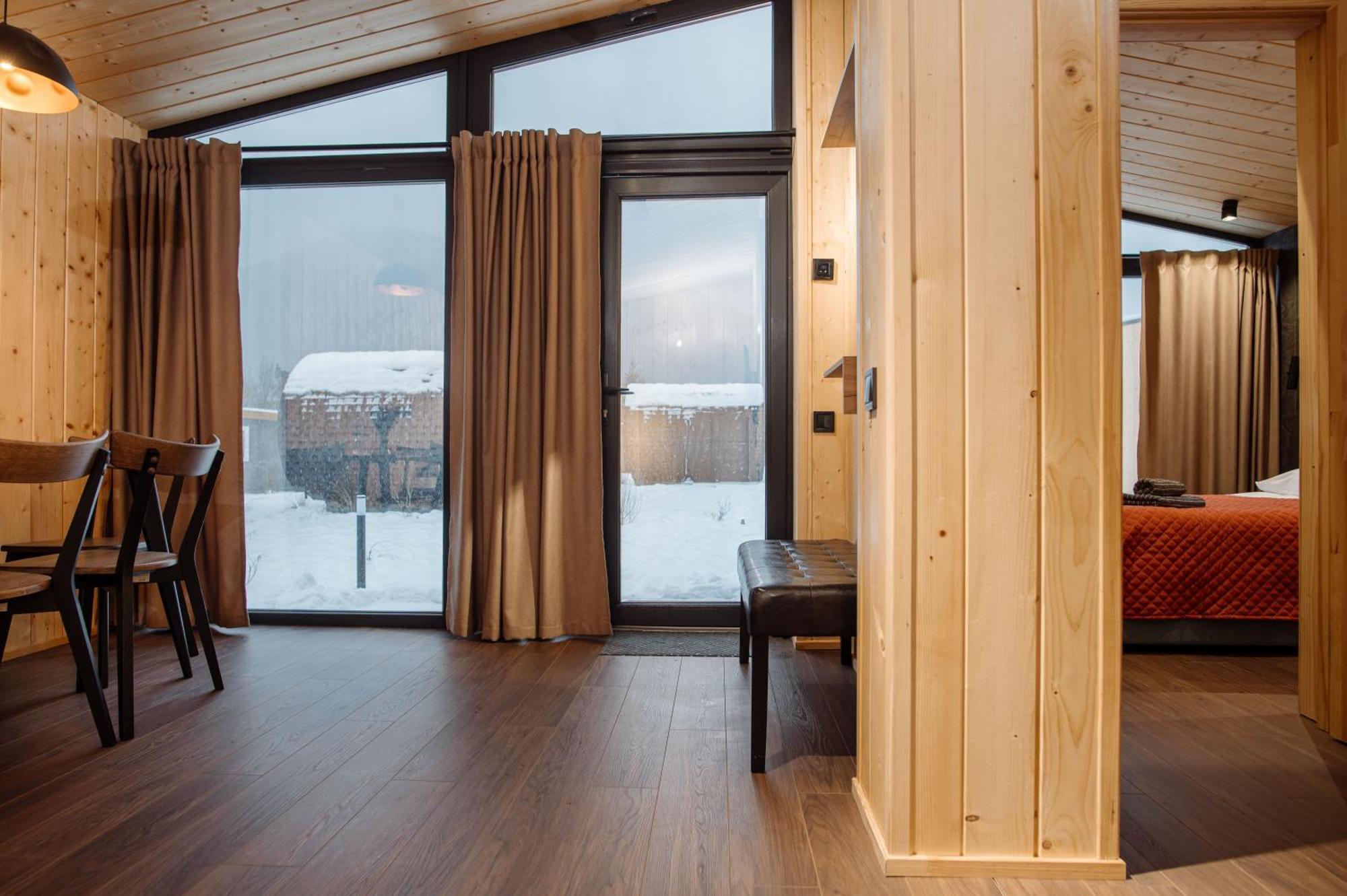Рибничанка Hotel Skhidnytsia Екстериор снимка