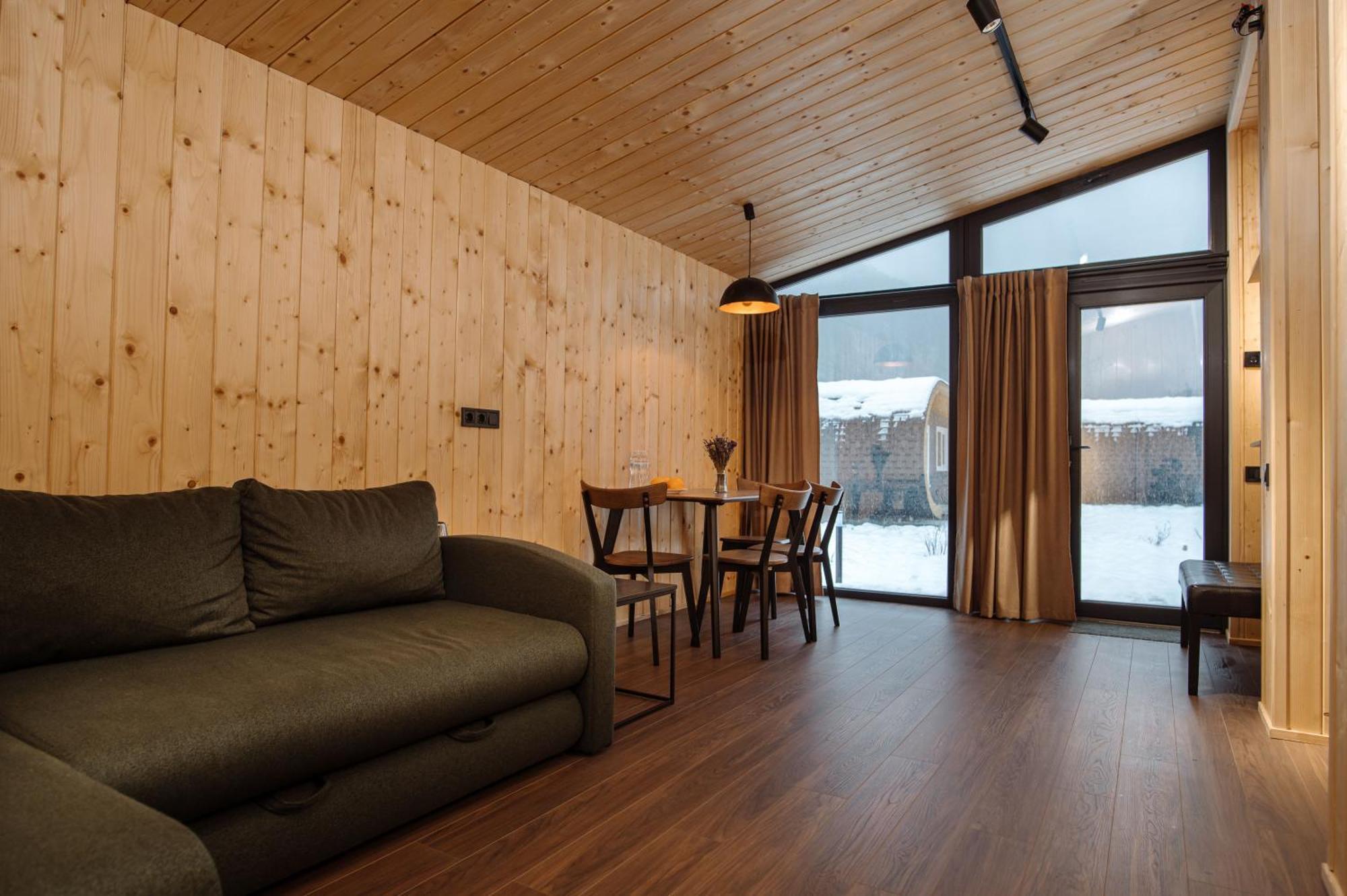 Рибничанка Hotel Skhidnytsia Екстериор снимка