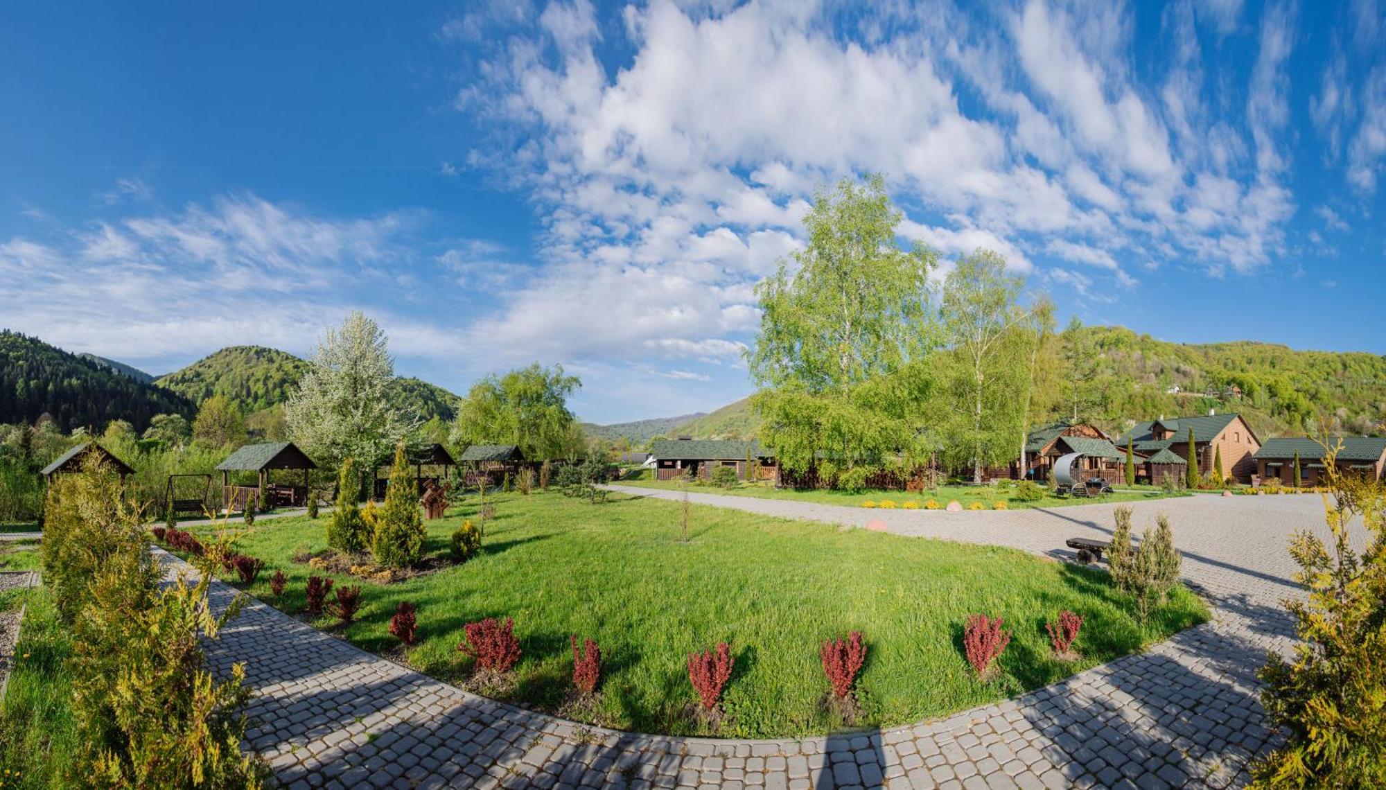 Рибничанка Hotel Skhidnytsia Екстериор снимка