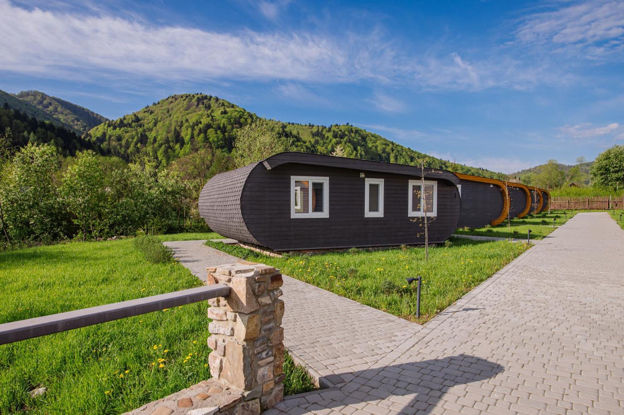 Рибничанка Hotel Skhidnytsia Екстериор снимка