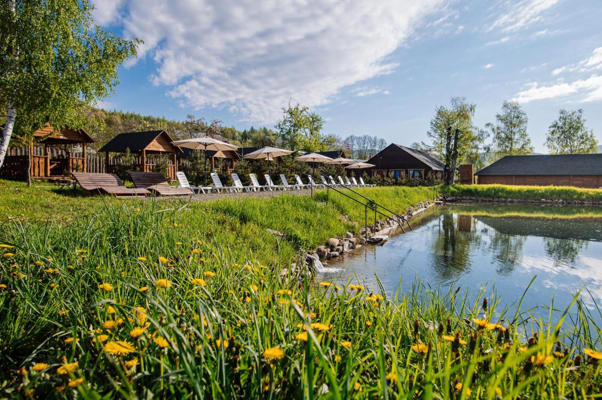 Рибничанка Hotel Skhidnytsia Екстериор снимка