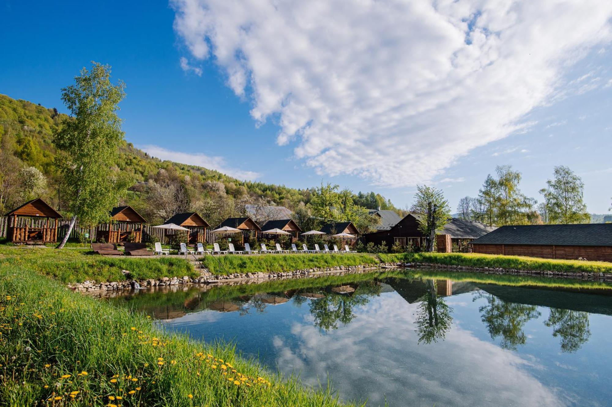 Рибничанка Hotel Skhidnytsia Екстериор снимка