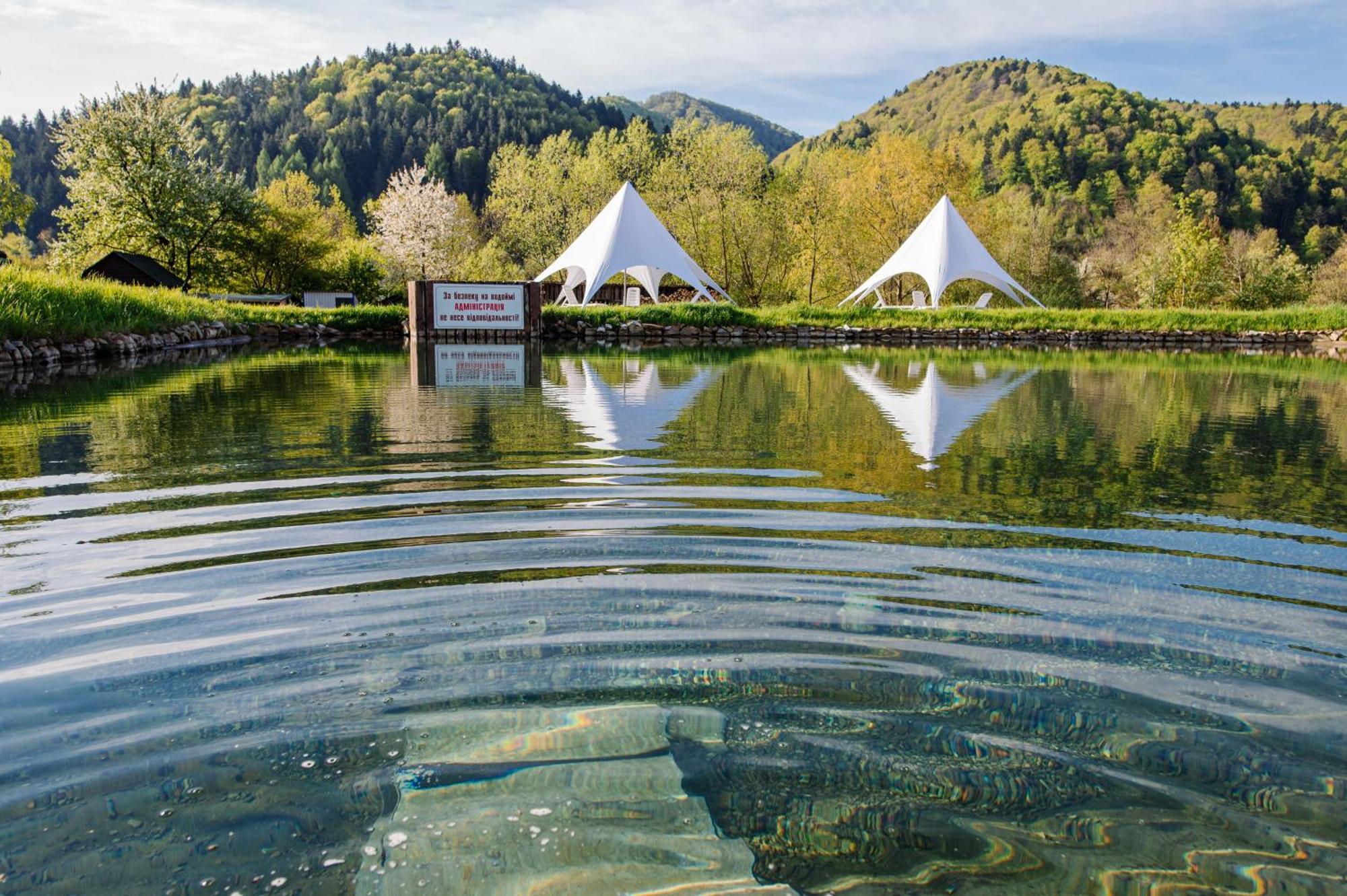 Рибничанка Hotel Skhidnytsia Екстериор снимка