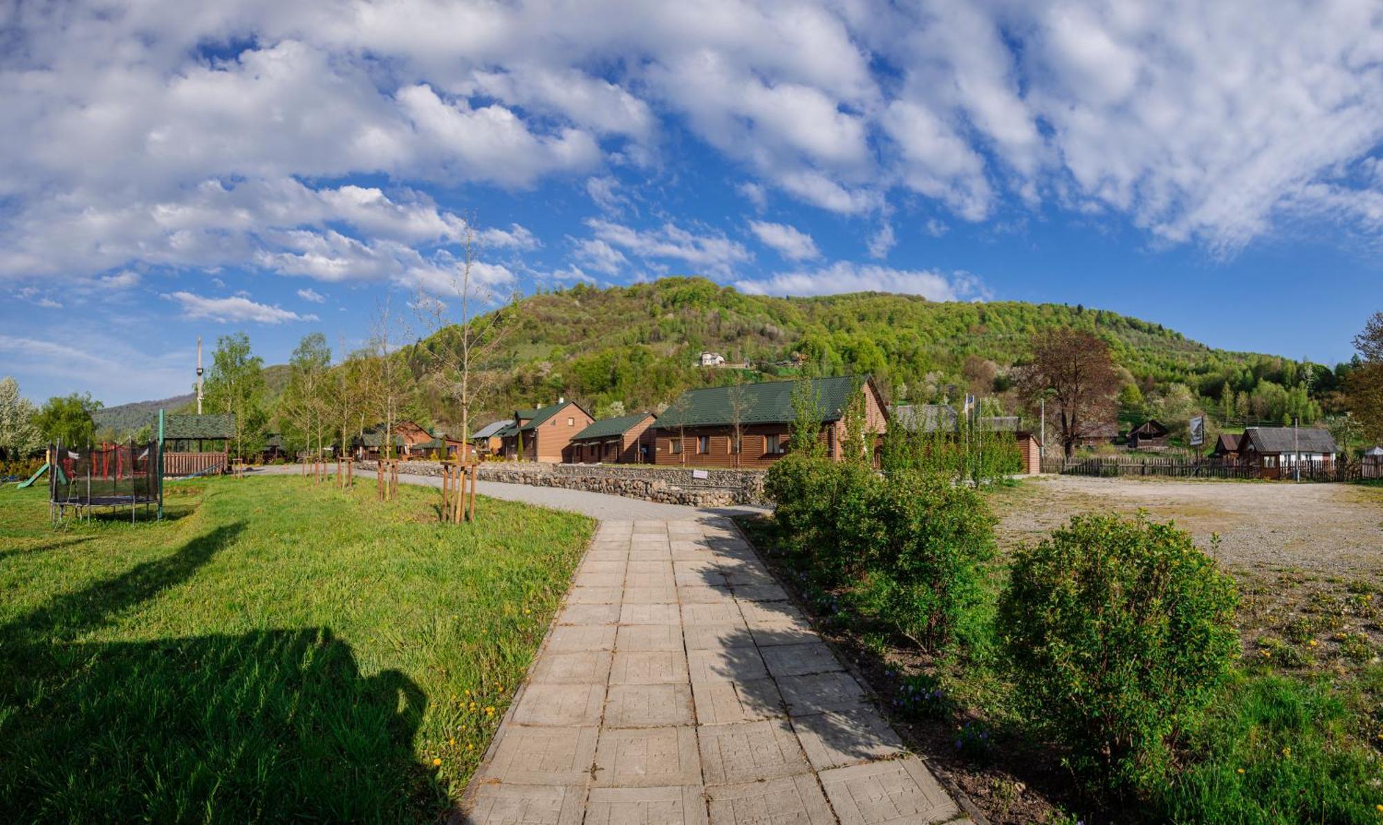 Рибничанка Hotel Skhidnytsia Екстериор снимка