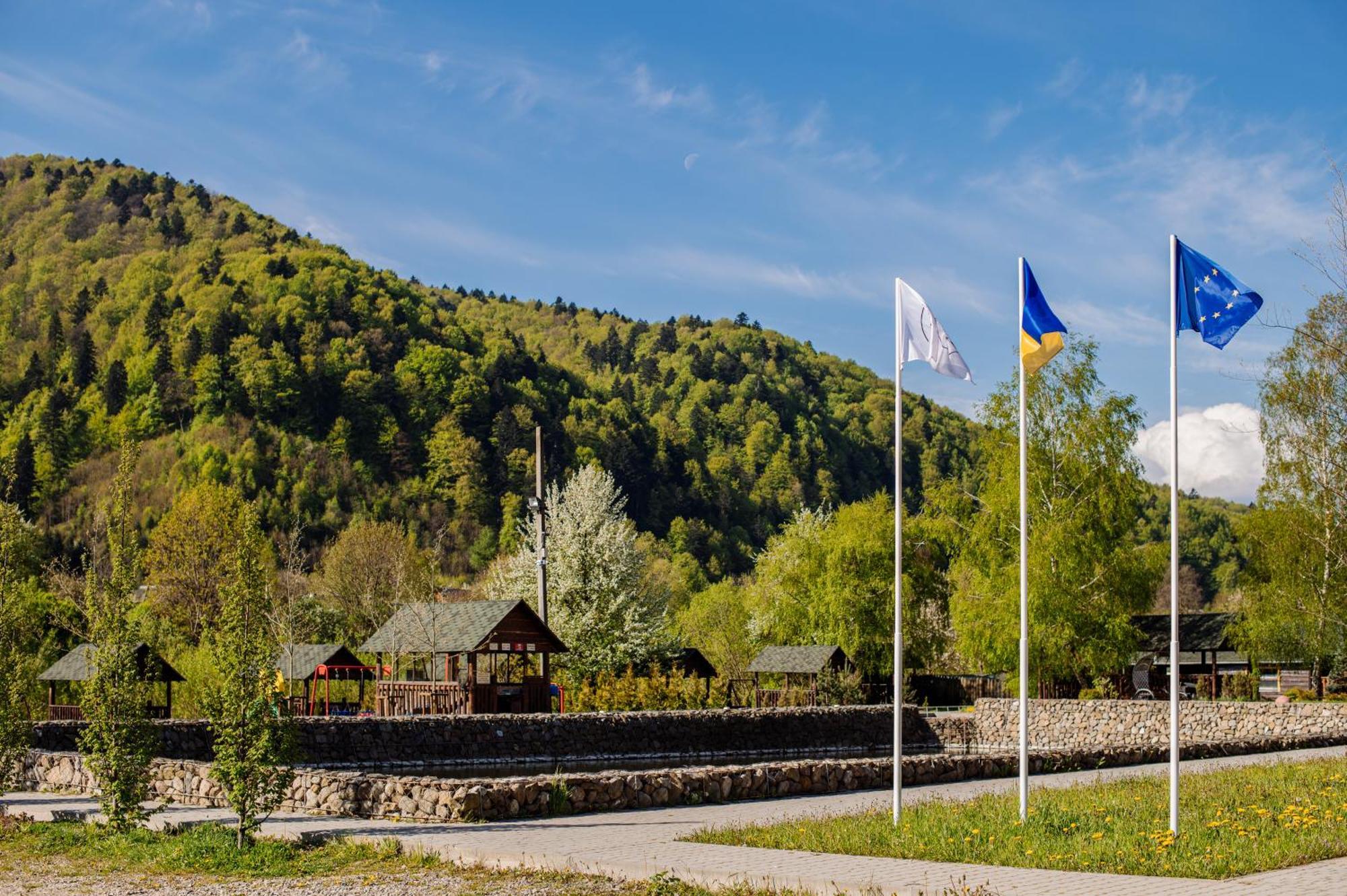 Рибничанка Hotel Skhidnytsia Екстериор снимка