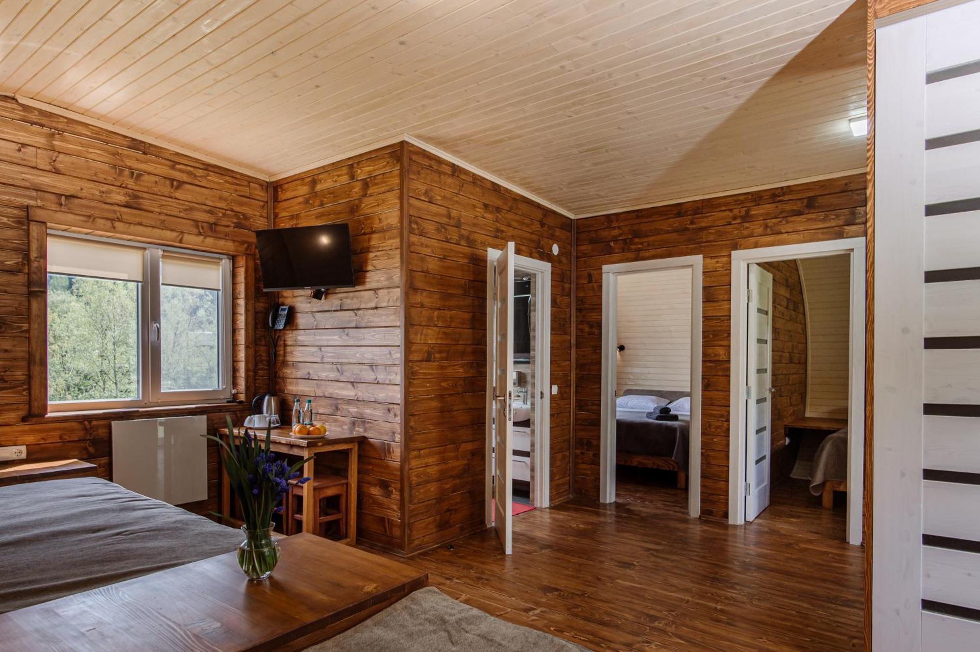 Рибничанка Hotel Skhidnytsia Екстериор снимка