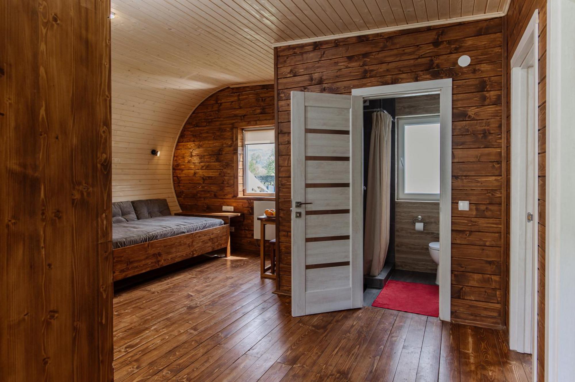 Рибничанка Hotel Skhidnytsia Стая снимка